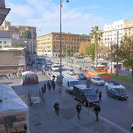 Pope's 4* Rome